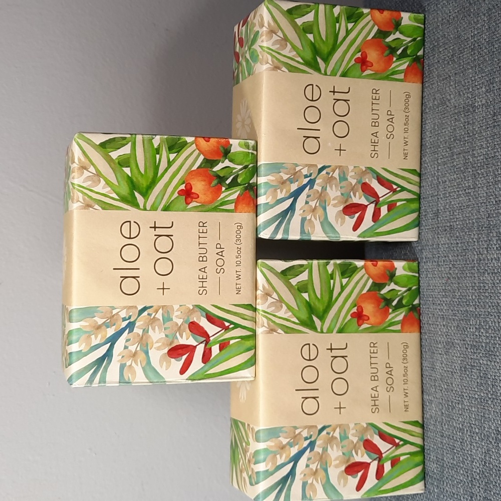 Aloe + Oat Shea Cocoa Butter Spa Bar Bath Soap Set of 3 Bars 10.5oz NWT
